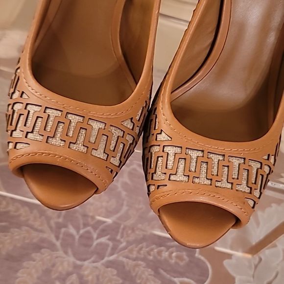 Tory Burch Brown Leather Regan Peep Toe Heels - Picture 7 of 16
